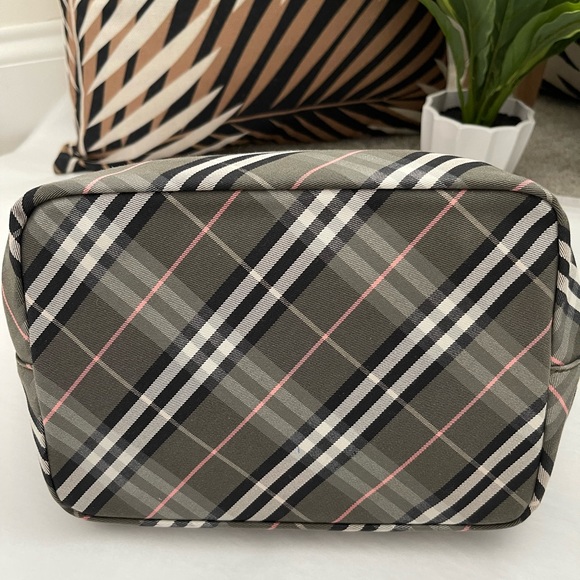 Burberry Blue Label Reversible - Picture 7 of 14